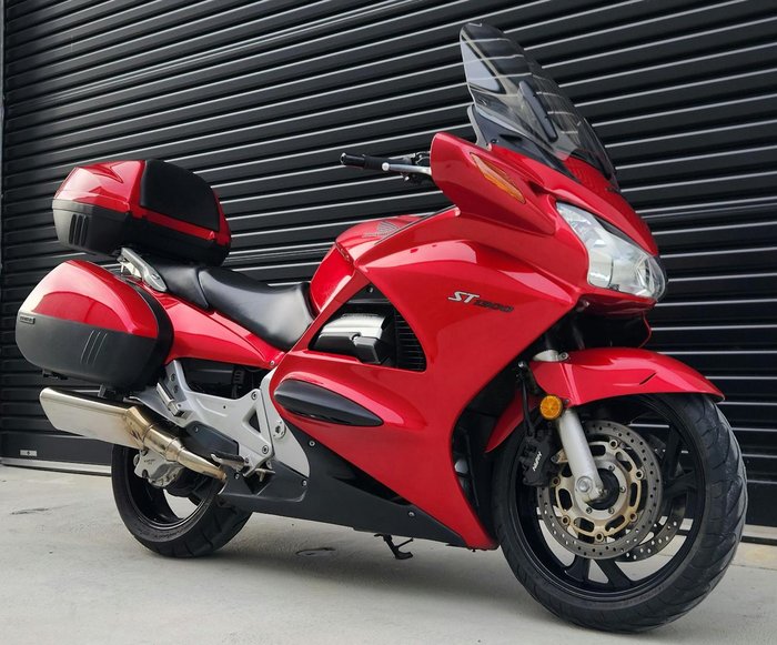 2002 Honda ST1300 ST Red