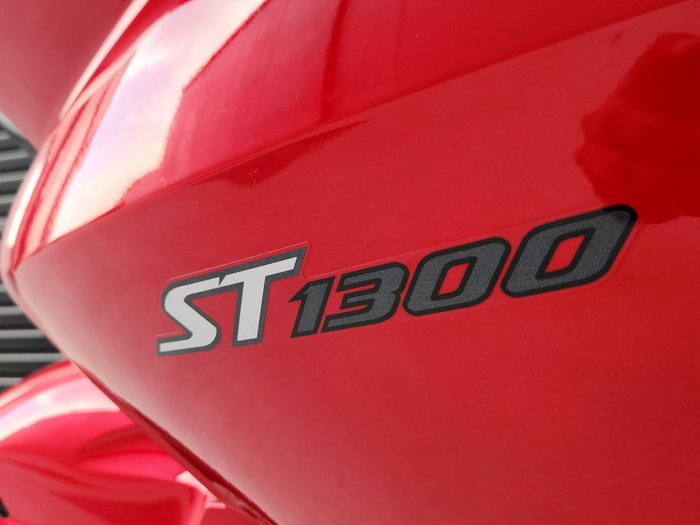 2002 Honda ST1300 ST Red