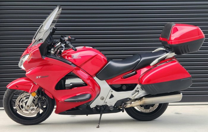2002 Honda ST1300 ST Red