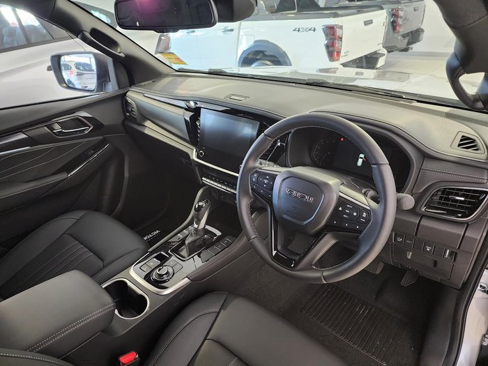 2025 Isuzu MU-X LS-T