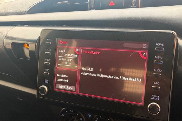 2021 Toyota Hilux SR
