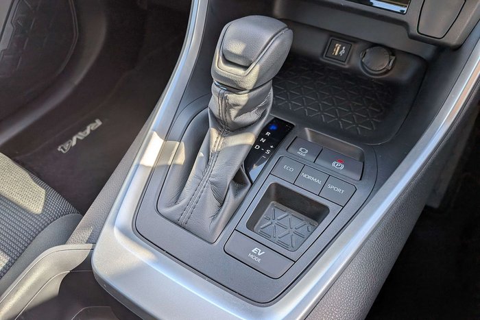 2025 Toyota RAV4 GX