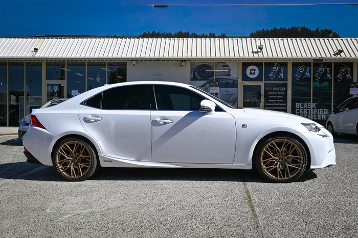 2014 Lexus IS 300h F Sport