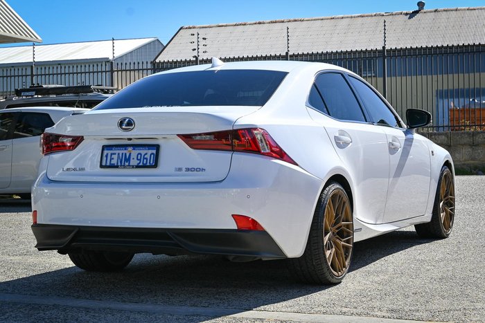 2014 Lexus IS 300h F Sport