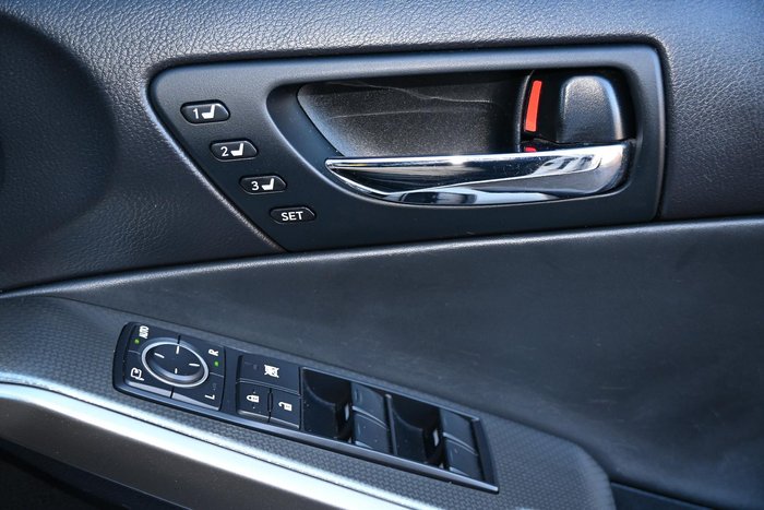 2014 Lexus IS 300h F Sport
