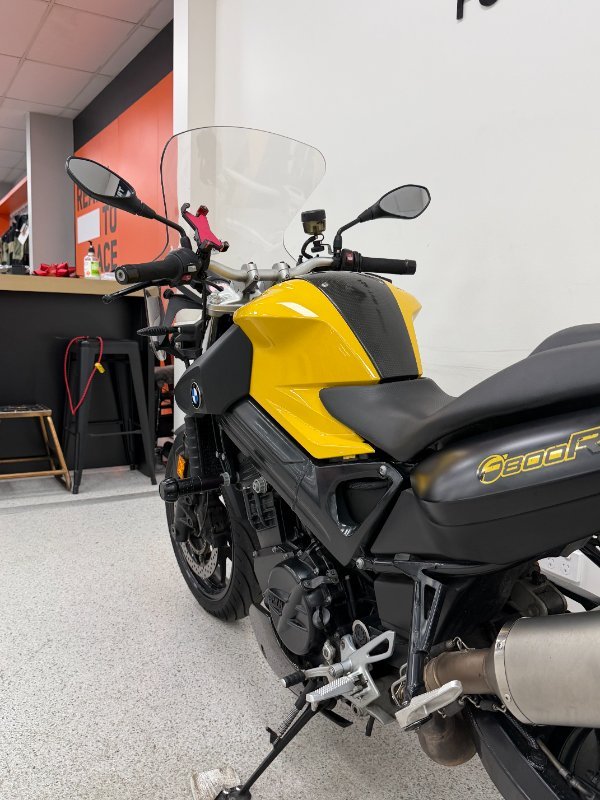 2011 BMW Motorrad F 800 R Yellow