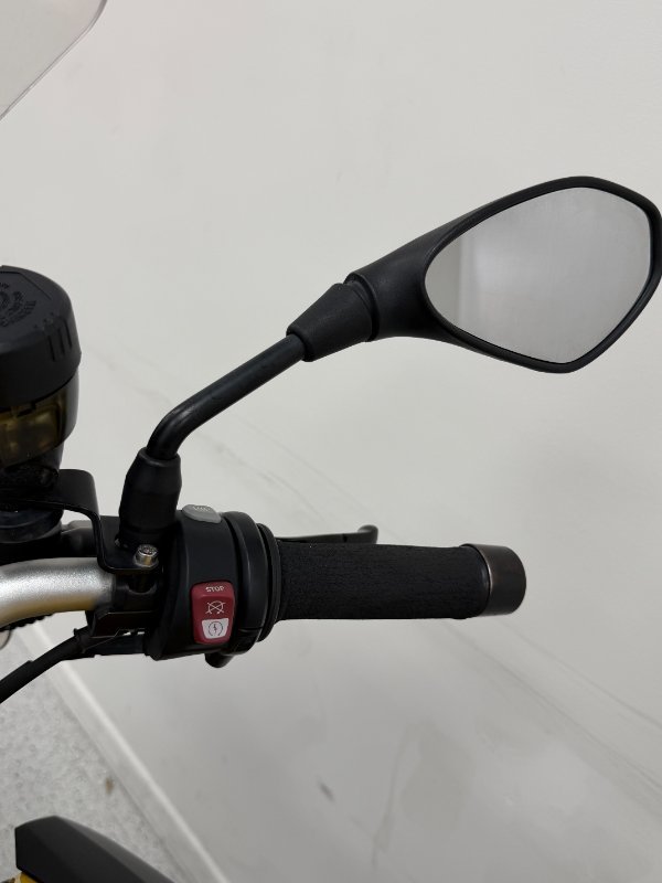 2011 BMW Motorrad F 800 R Yellow