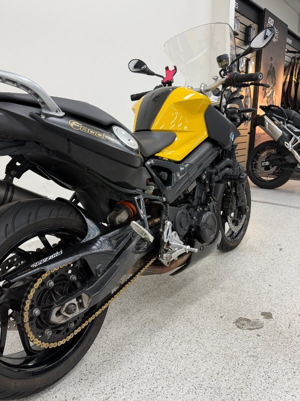2011 BMW Motorrad F 800 R Yellow