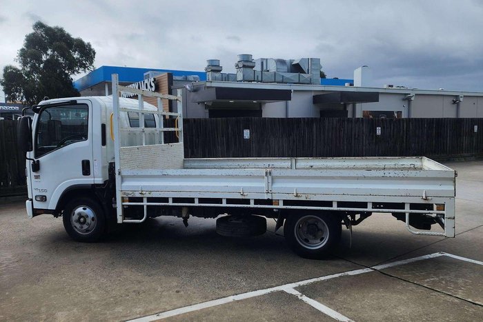2022 Isuzu N Series NNR 45-150 White