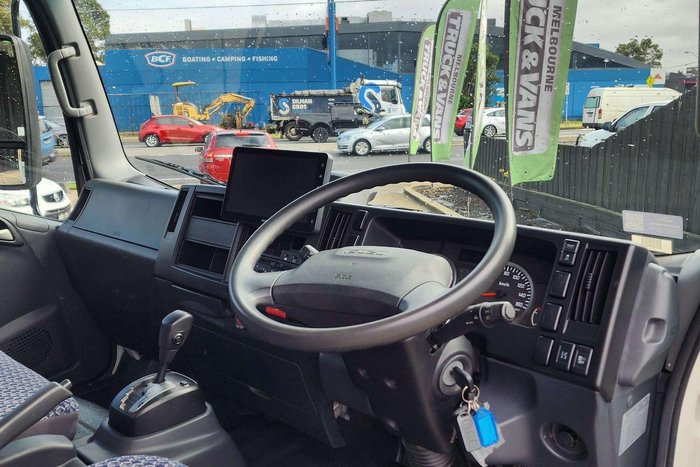 2022 Isuzu N Series NNR 45-150 White