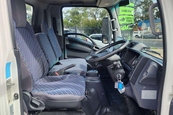 2022 Isuzu N Series NNR 45-150 White