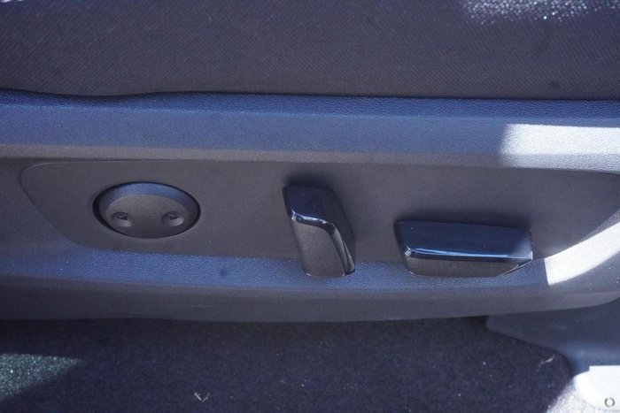 2024 Nissan Pathfinder ST-L
