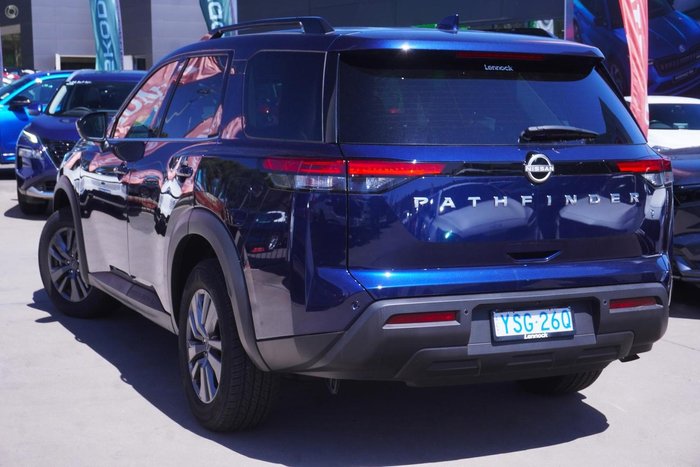 2024 Nissan Pathfinder ST-L