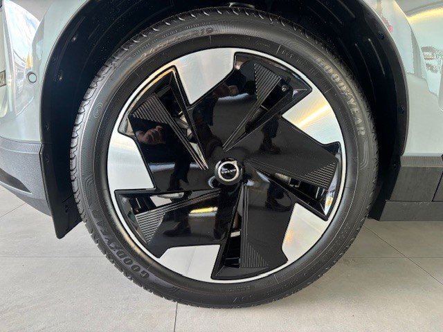 2025 VOLVO EX30 EXTENDED ULTRA