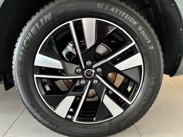 2026 VOLVO XC60