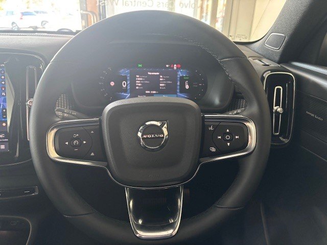 2025 VOLVO EX40 ULTRA