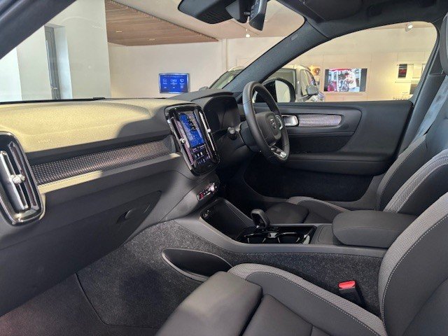 2025 Volvo EX40 Ultra Single Motor Extended Range