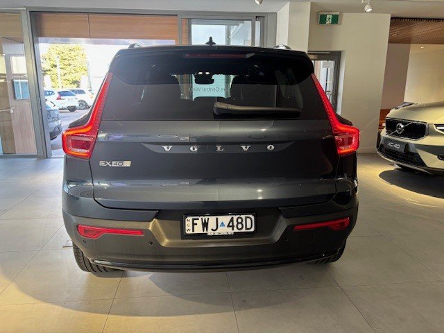 2025 VOLVO EX40 ULTRA