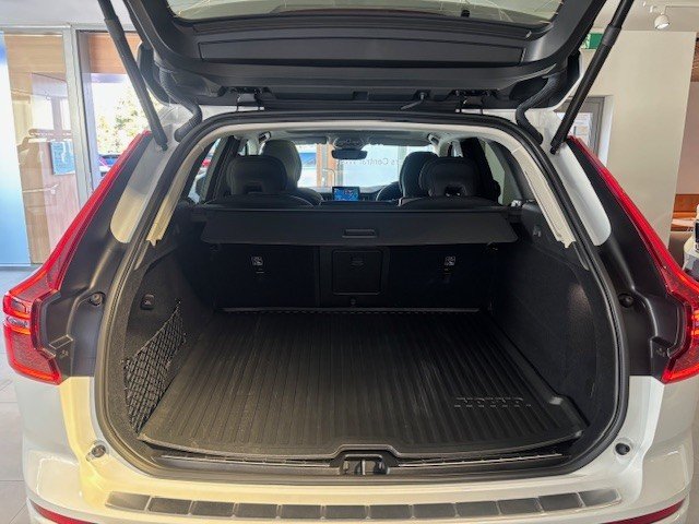 2025 Volvo XC60 Plus T8 Plug-In Hybrid Dark
