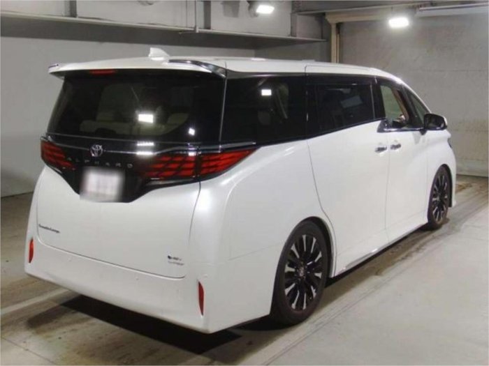 2023 Toyota Alphard Hybrid Executive Lounge