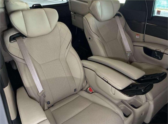 2023 Toyota Alphard Hybrid Executive Lounge