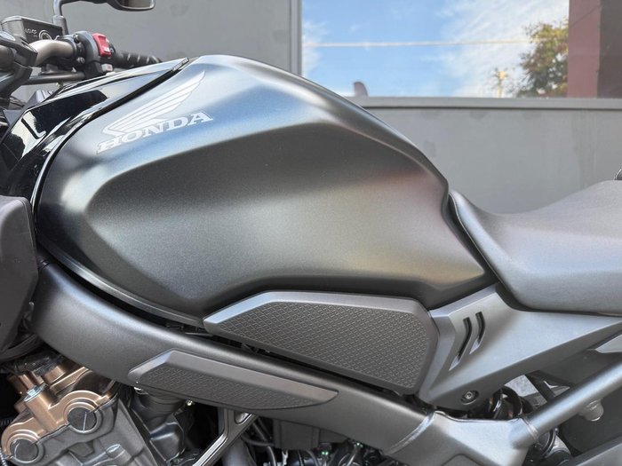 2025 Honda CB650R E-Clutch CB Black