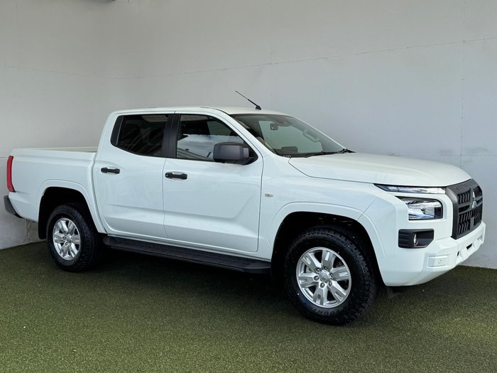 2026 Mitsubishi Triton GLX+