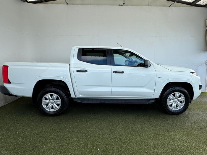 2026 Mitsubishi Triton GLX+