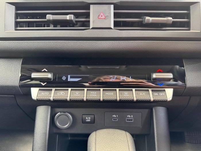 2026 Mitsubishi Triton GLX+