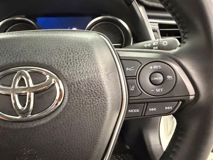 2018 Toyota Camry Ascent ASV70R Glacier White