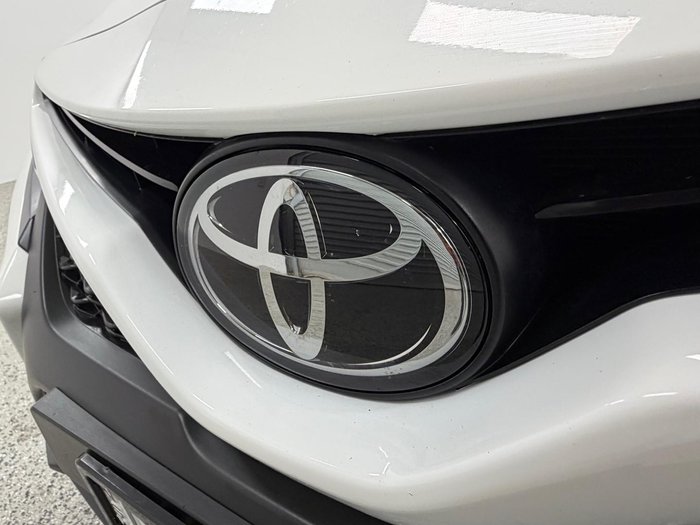 2018 Toyota Camry Ascent ASV70R Glacier White