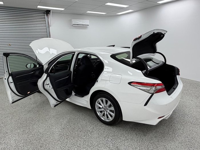 2018 Toyota Camry Ascent ASV70R Glacier White