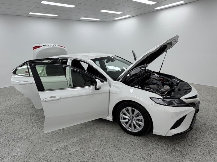 2018 Toyota Camry Ascent ASV70R Glacier White
