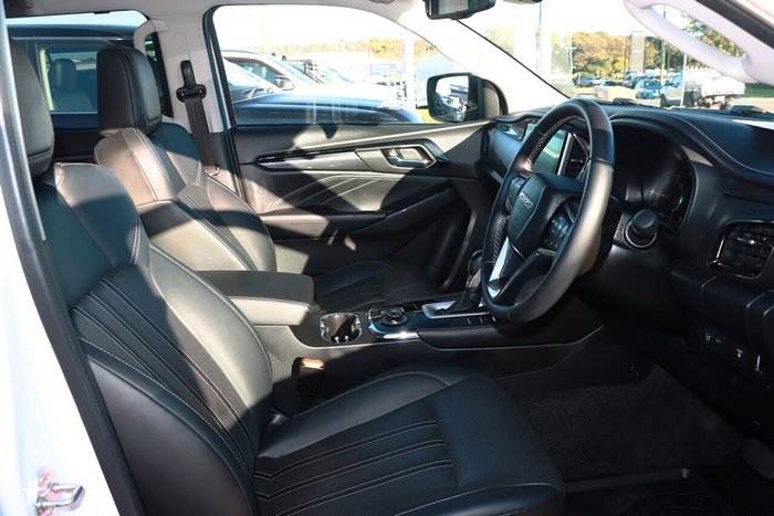 2024 Isuzu MU-X LS-T