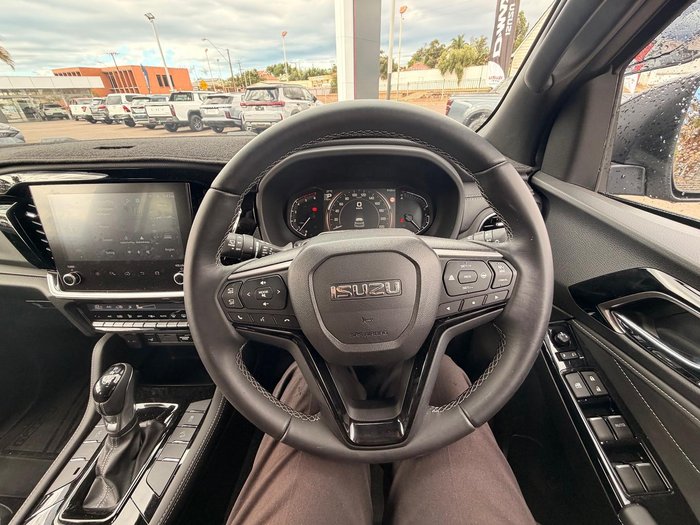 2025 Isuzu MU-X LS-T