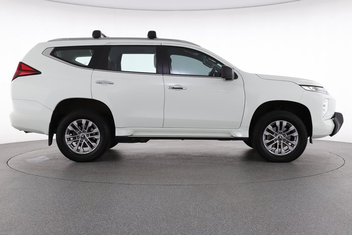 2022 Mitsubishi Pajero Sport GLX