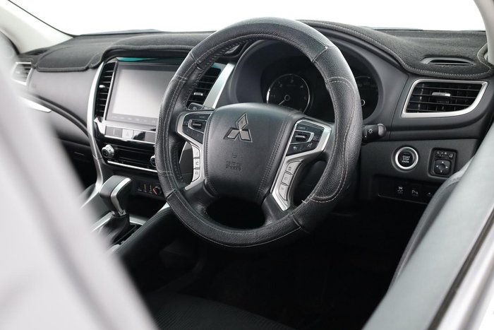 2022 Mitsubishi Pajero Sport GLX
