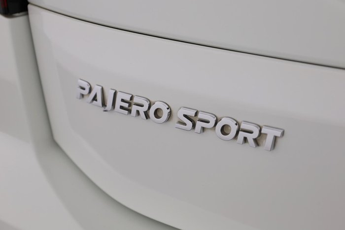 2022 Mitsubishi Pajero Sport GLX