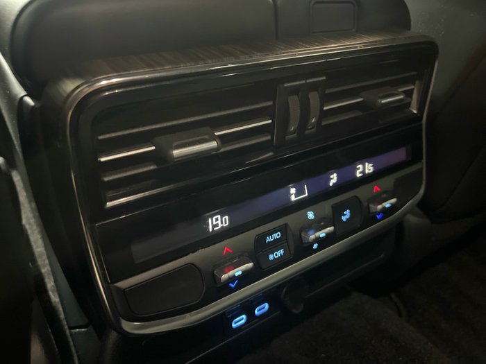 2022 Toyota Landcruiser VX