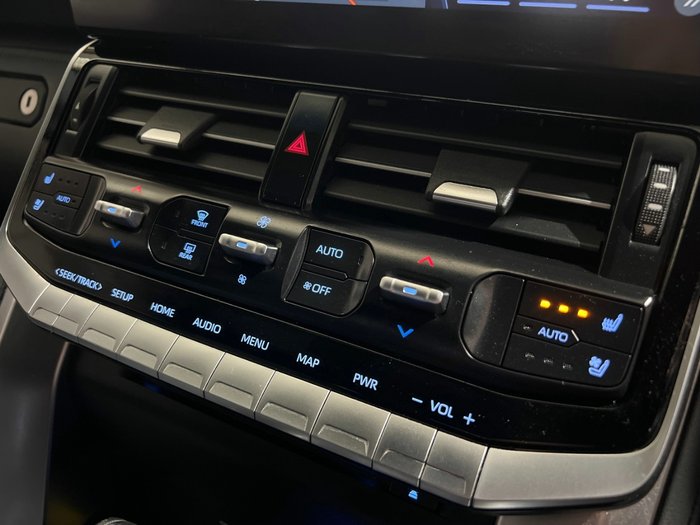 2022 Toyota Landcruiser VX