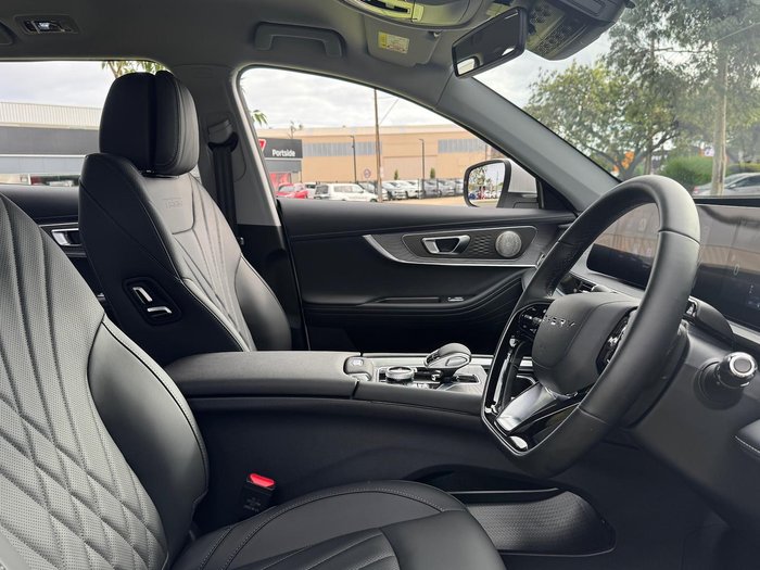 2025 Chery Tiggo 8 Pro Max Urban MY24 Lunar White