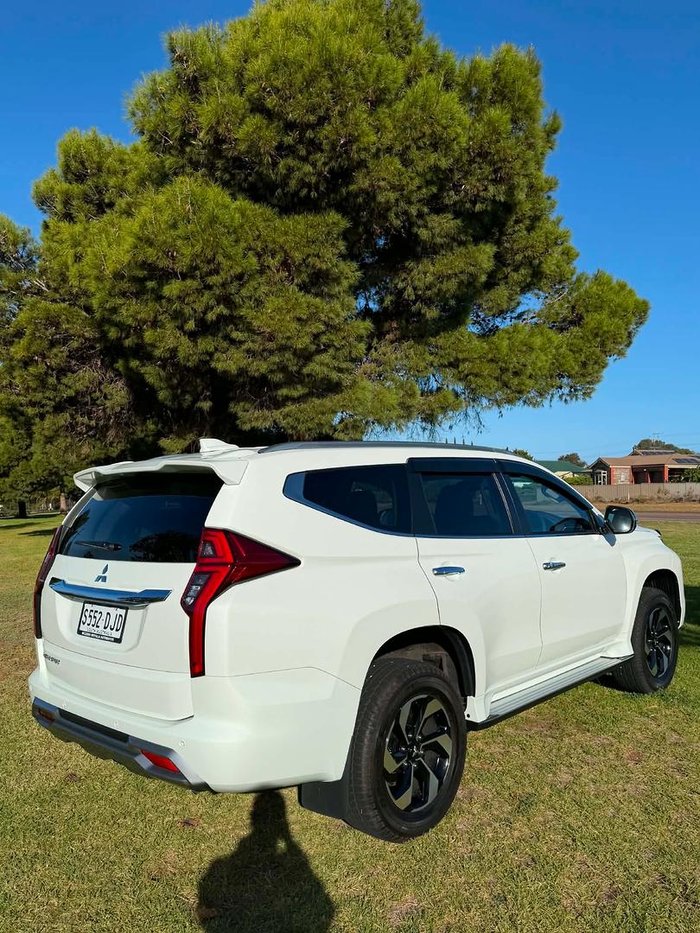 2024 Mitsubishi Pajero Sport GLS