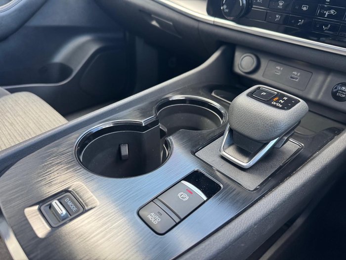 2024 Nissan X-TRAIL ST