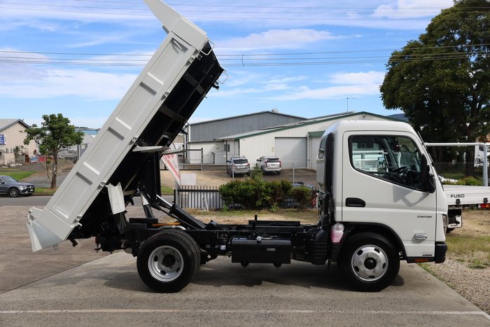 2025 Fuso Canter 615 Tipper White