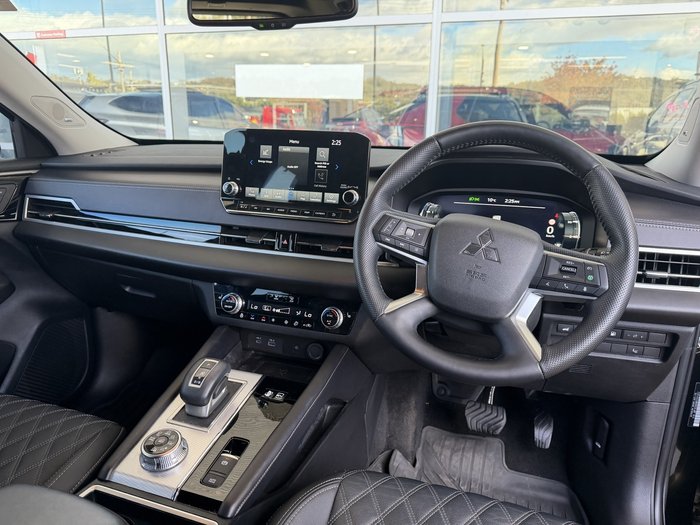 2023 Mitsubishi Outlander PHEV Exceed