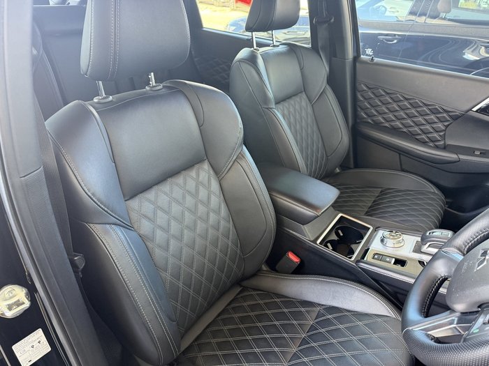 2023 Mitsubishi Outlander PHEV Exceed