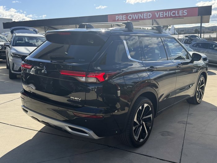 2023 Mitsubishi Outlander PHEV Exceed