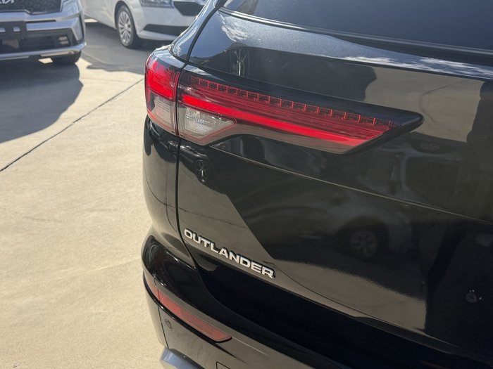 2023 Mitsubishi Outlander PHEV Exceed