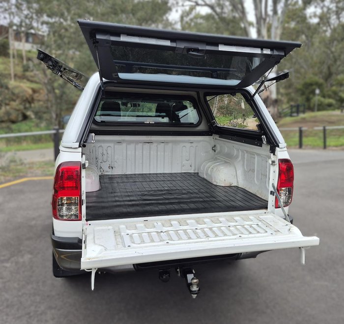 2020 Toyota Hilux SR