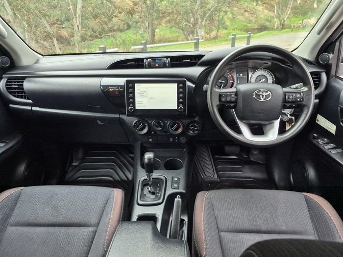 2020 Toyota Hilux SR